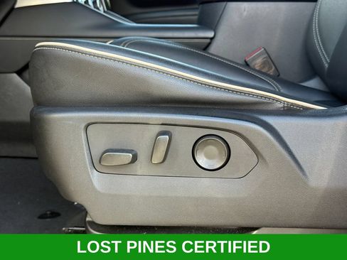 Used 2024 Chevrolet Suburban Premier RWD image 8