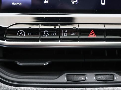 Used 2024 Jeep Compass Latitude w/ Sun and Sound Group image 22