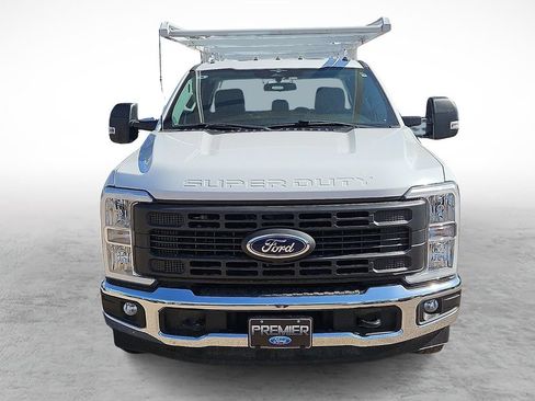 Used 2023 Ford F250 XL w/ XL Chrome Package RWD image 3