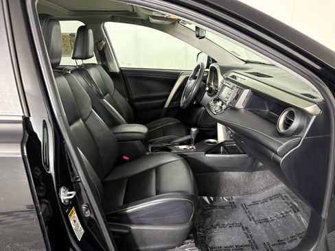 Used 2015 Toyota RAV4 Limited image 34