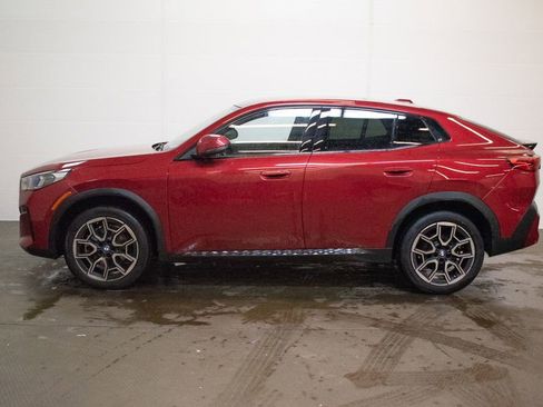 Used 2025 BMW X2 xDrive28i w/ Premium Package image 7
