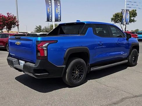 New 2025 Chevrolet Silverado EV LT image 9