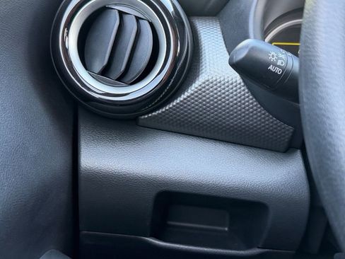 Used 2020 Nissan Kicks SV FWD image 21