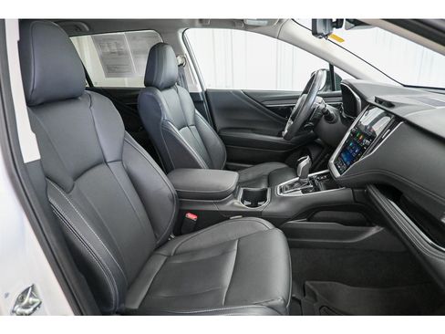 Used 2023 Subaru Outback Touring AWD/4WD image 17