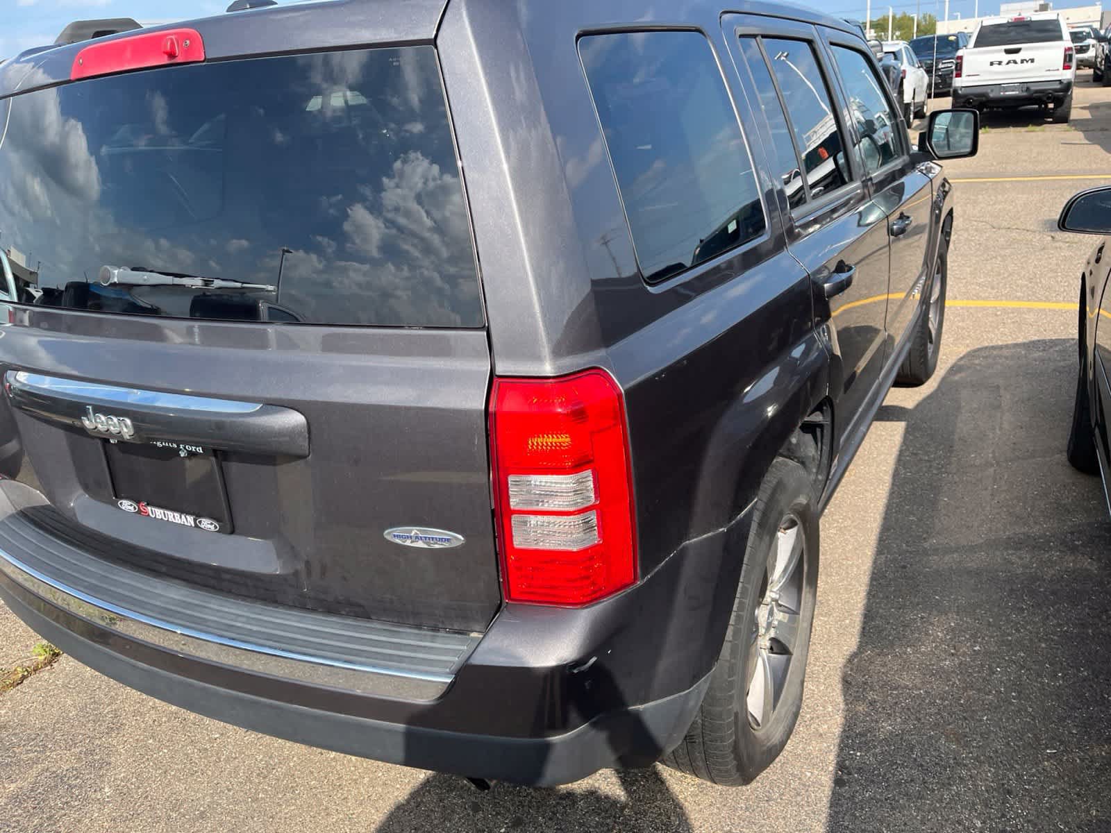 Used 2016 Jeep Patriot High Altitude FWD image 15