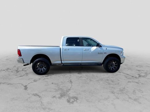 Used 2016 RAM 1500 Classic SLT AWD/4WD image 9