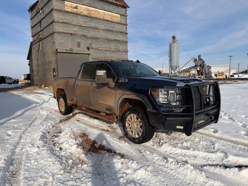 Used 2020 GMC Sierra 2500 Denali w/ Denali Ultimate Package image 2