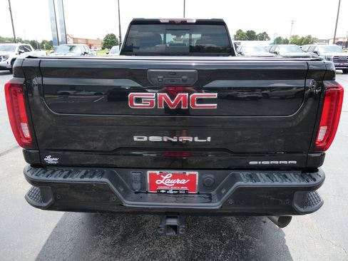 Used 2022 GMC Sierra 3500 Denali w/ Denali Black Diamond Edition AWD/4WD image 6