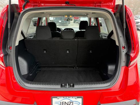 Used 2022 Kia Soul LX image 18