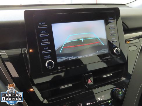 Used 2024 Toyota Camry SE image 20