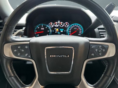 Used 2019 GMC Yukon Denali w/ Denali Ultimate Package image 17