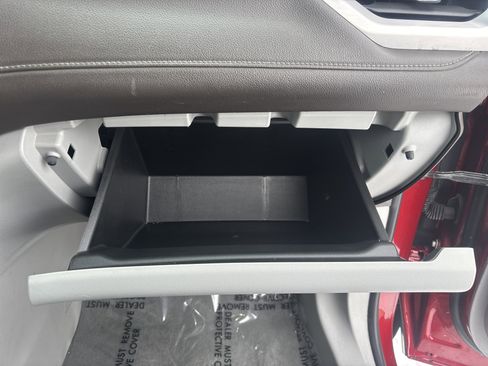 Used 2023 GMC Acadia SLT image 35