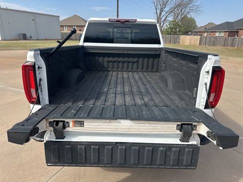 Used 2023 GMC Sierra 2500 Denali w/ Denali Ultimate Package AWD/4WD image 12