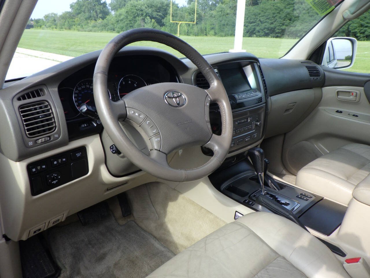 Used 2004 Toyota Land Cruiser AWD/4WD image 25