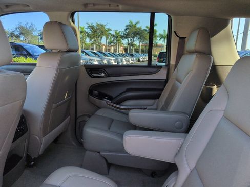 Used 2018 Chevrolet Suburban Premier AWD/4WD image 13