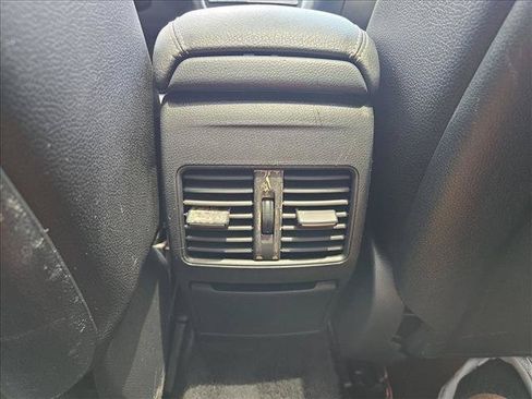 Used 2017 Mercedes-Benz GLA 250 4MATIC image 18