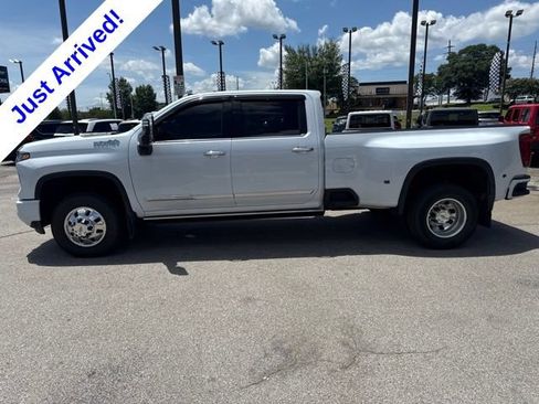 Used 2026 Chevrolet Silverado 3500 High Country w/ High Country Premium Package AWD/4WD image 6