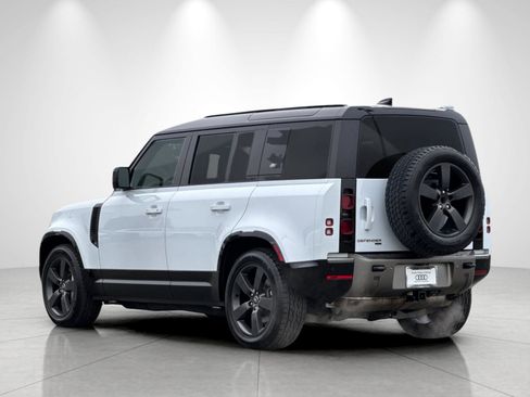 Used 2022 Land Rover Defender 110 X-Dynamic HSE image 3