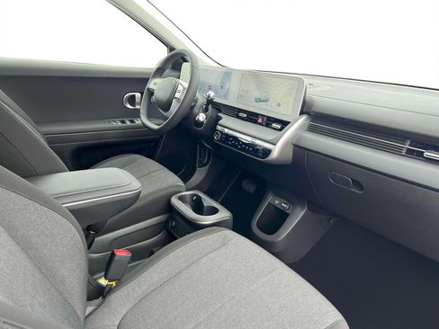 New 2024 Hyundai Ioniq 5 SE image 16