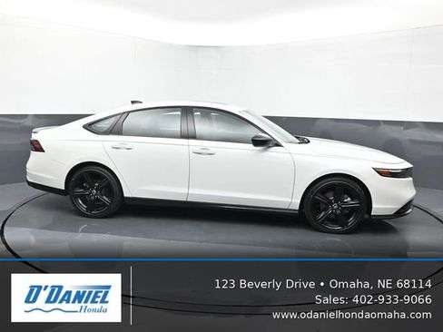 Used 2023 Honda Accord Sport image 7
