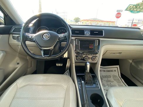 Used 2017 Volkswagen Passat 1.8T R-Line image 11