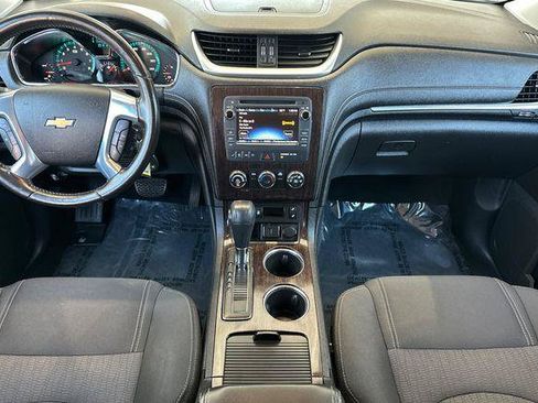 Used 2016 Chevrolet Traverse LT w/ Style and Technology Package FWD image 14