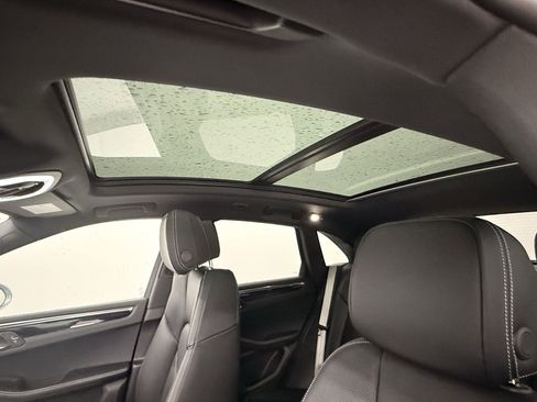 Used 2025 Porsche Macan image 14