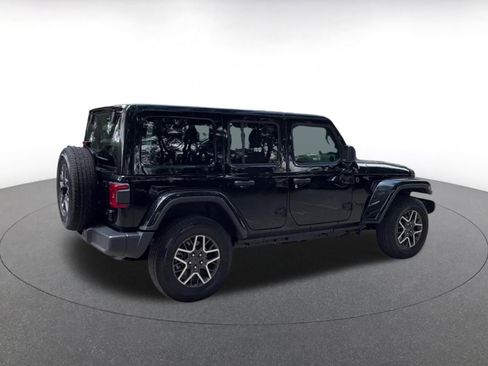 Used 2025 Jeep Wrangler Unlimited Sahara AWD/4WD image 14