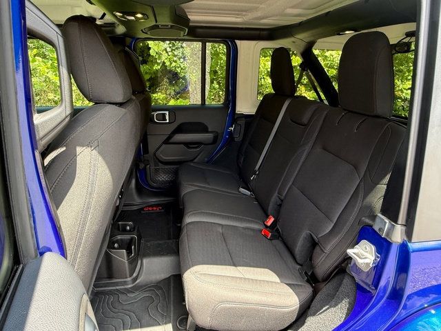 Used 2019 Jeep Wrangler Unlimited Sahara w/ LED Lighting Group AWD/4WD image 14