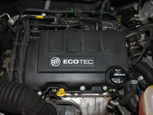 Used 2019 Buick Encore Sport Touring AWD/4WD image 7