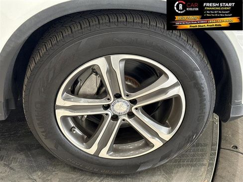 Used 2017 Mercedes-Benz GLC 300 300 4MATIC image 47