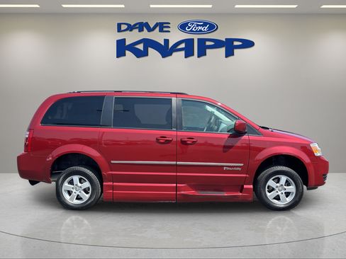 Used 2010 Dodge Grand Caravan SXT w/ Trailer Tow Group FWD image 8