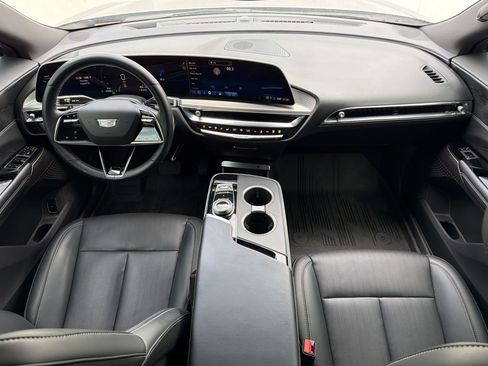 Certified 2024 Cadillac Lyriq Luxury AWD/4WD image 14