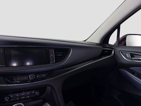 Used 2021 Buick Enclave Essence w/ Sport Touring Edition image 25