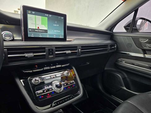 Used 2021 Lincoln Corsair AWD w/ Premium Package image 23