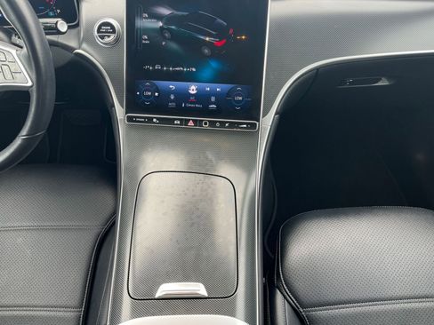 Used 2024 Mercedes-Benz GLC 300 image 41