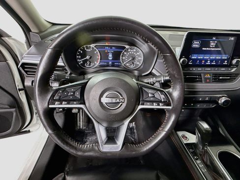 Used 2023 Nissan Altima 2.5 SR FWD image 13