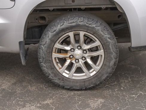 Used 2020 Chevrolet Silverado 1500 LT w/ Convenience Package AWD/4WD image 6