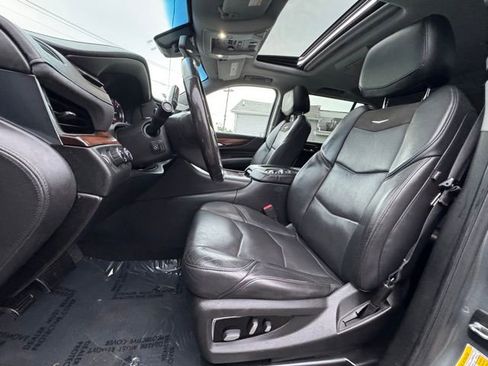 Used 2018 Cadillac Escalade ESV Luxury image 22