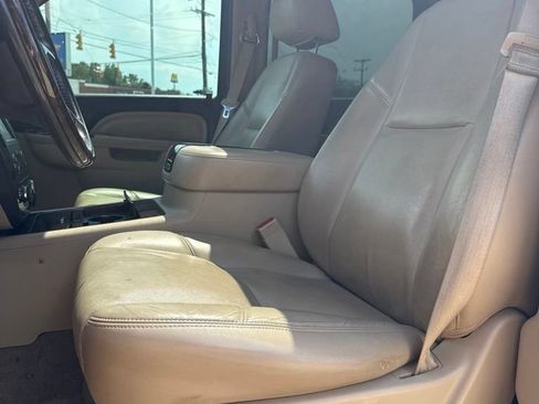 Used 2014 GMC Yukon XL Denali AWD/4WD image 13