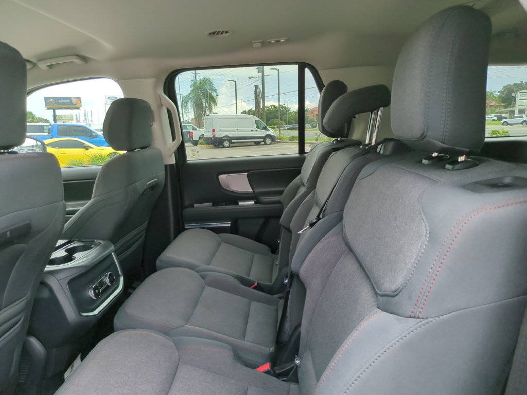 Certified 2025 Ford Expedition Active AWD/4WD image 21