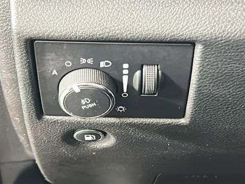 Used 2020 Jeep Grand Cherokee Altitude AWD/4WD image 20
