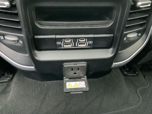 Used 2022 RAM 1500 Big Horn AWD/4WD image 57
