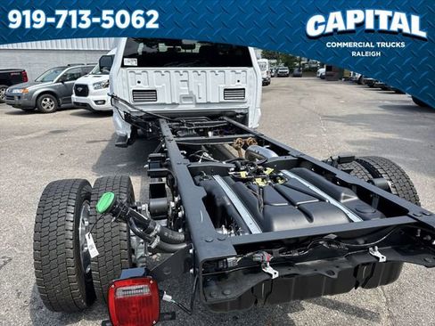 New 2025 Ford F450 XLT w/ XLT Value Package image 16