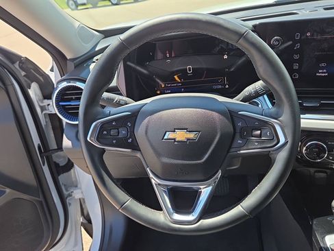 Used 2024 Chevrolet Trax LT w/ Driver Confidence Package FWD image 25