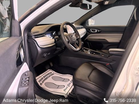 Used 2025 Jeep Compass Limited AWD/4WD image 14