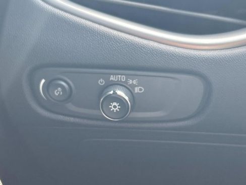 Used 2023 Chevrolet Malibu LS FWD image 23