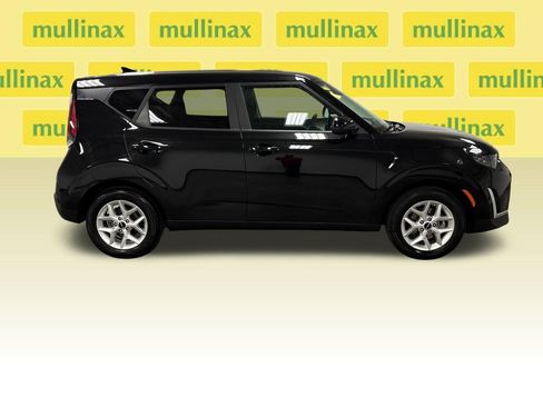 Used 2025 Kia Soul LX w/ LX Technology Package FWD image 19