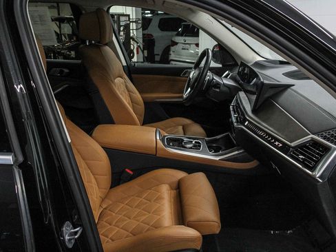 Certified 2023 BMW X7 xDrive40i w/ Premium Package image 19