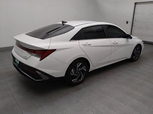 Used 2024 Hyundai Elantra Limited FWD image 10